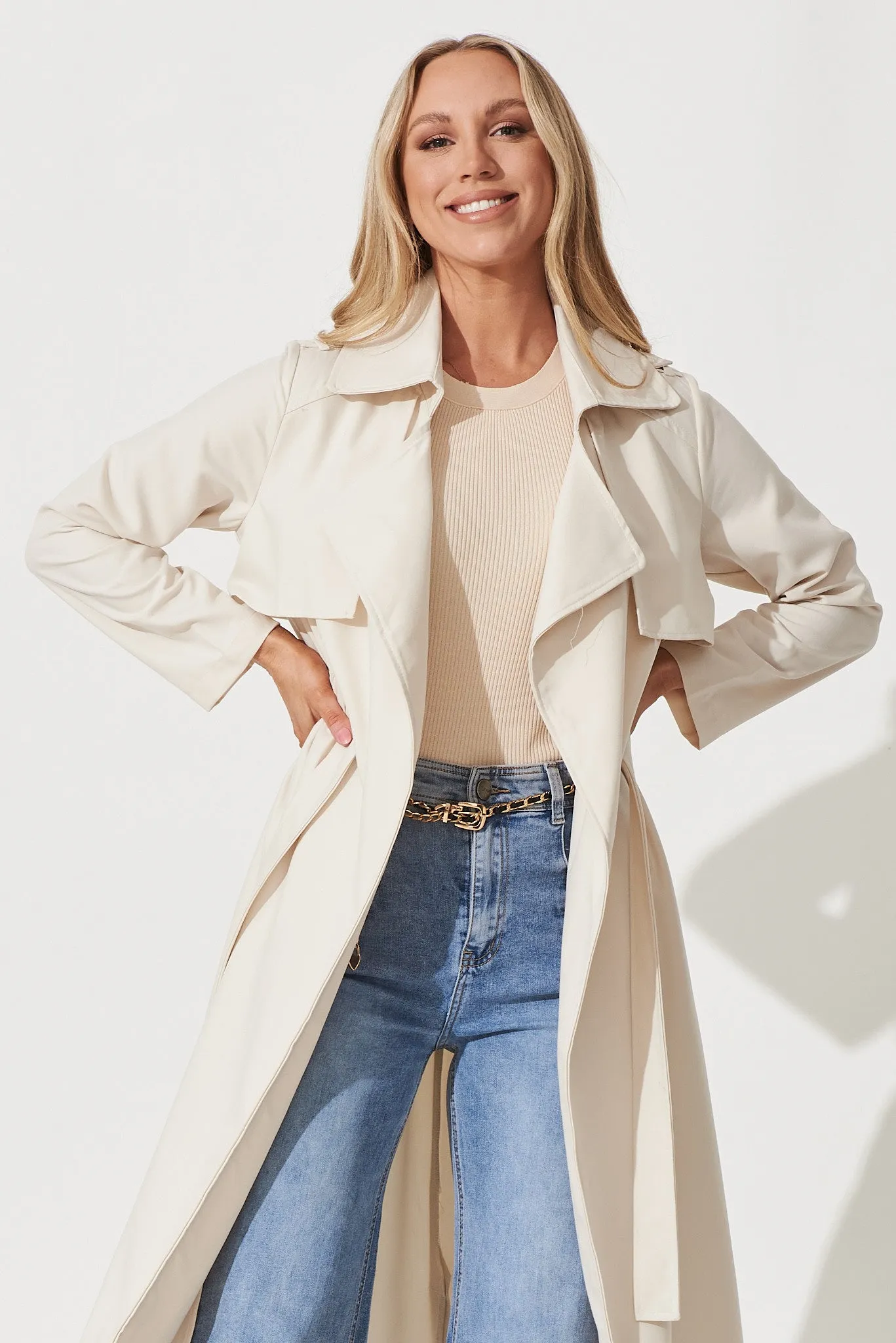 Avelana Spring Trench Coat In Sand