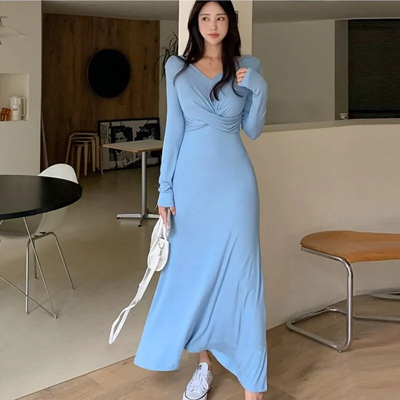 Long sleeve V-Neck knitted dress