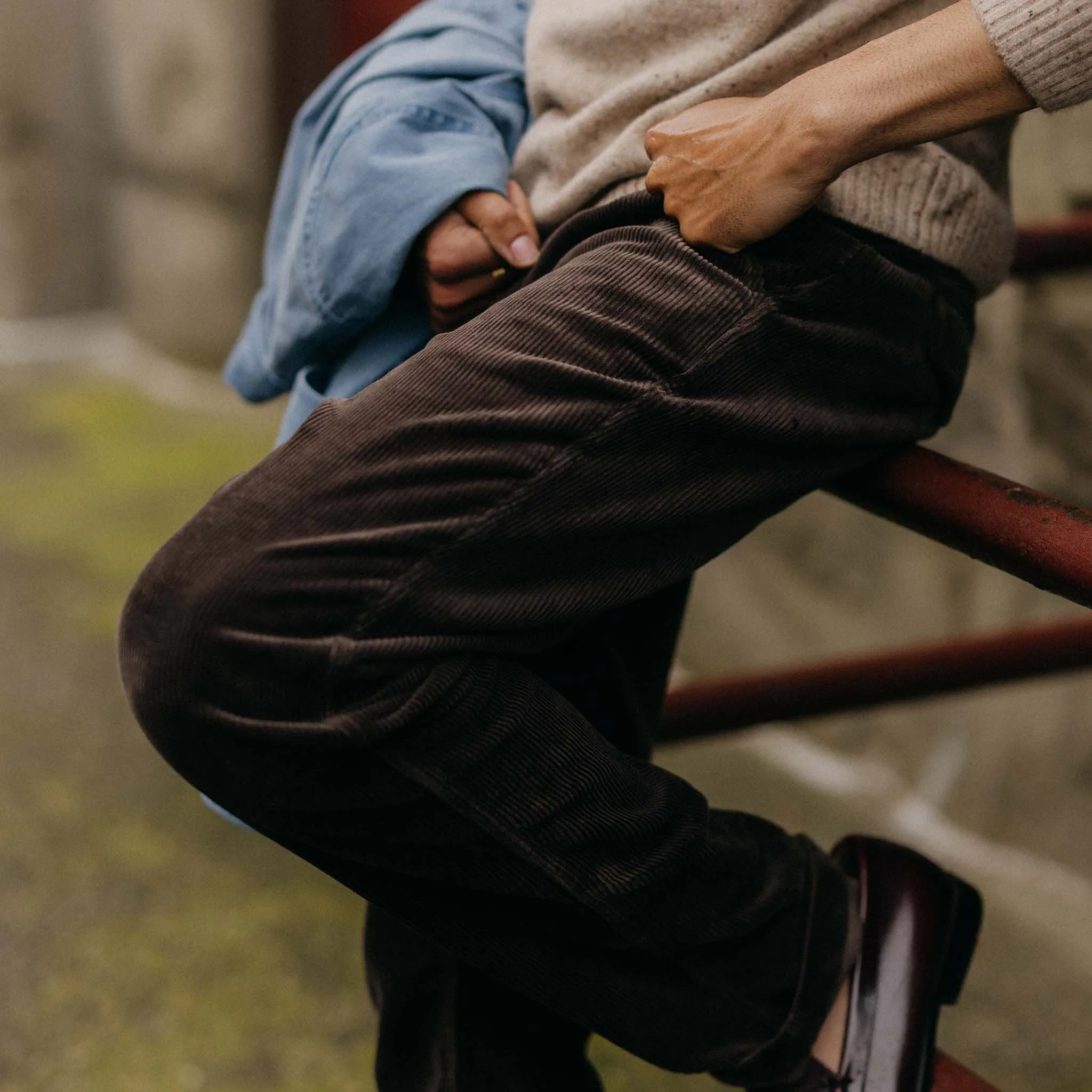 The Carnegie Pant in Peat Soil Corduroy