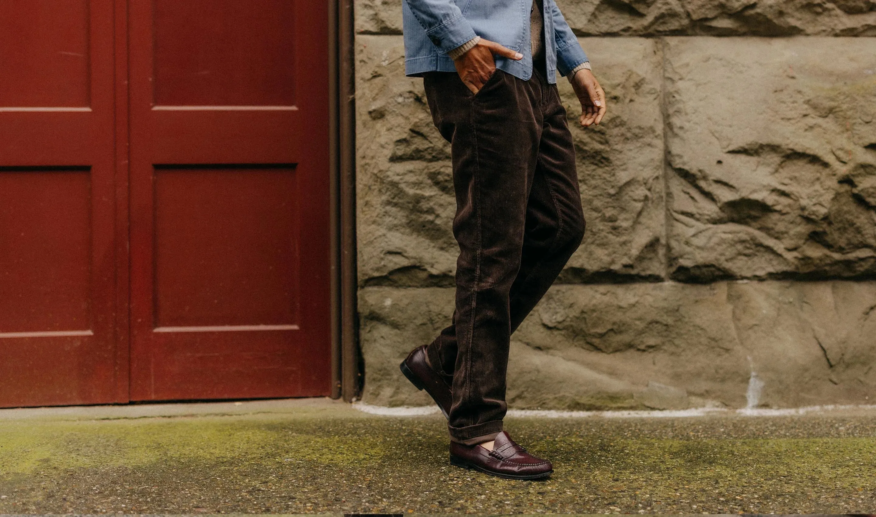 The Carnegie Pant in Peat Soil Corduroy